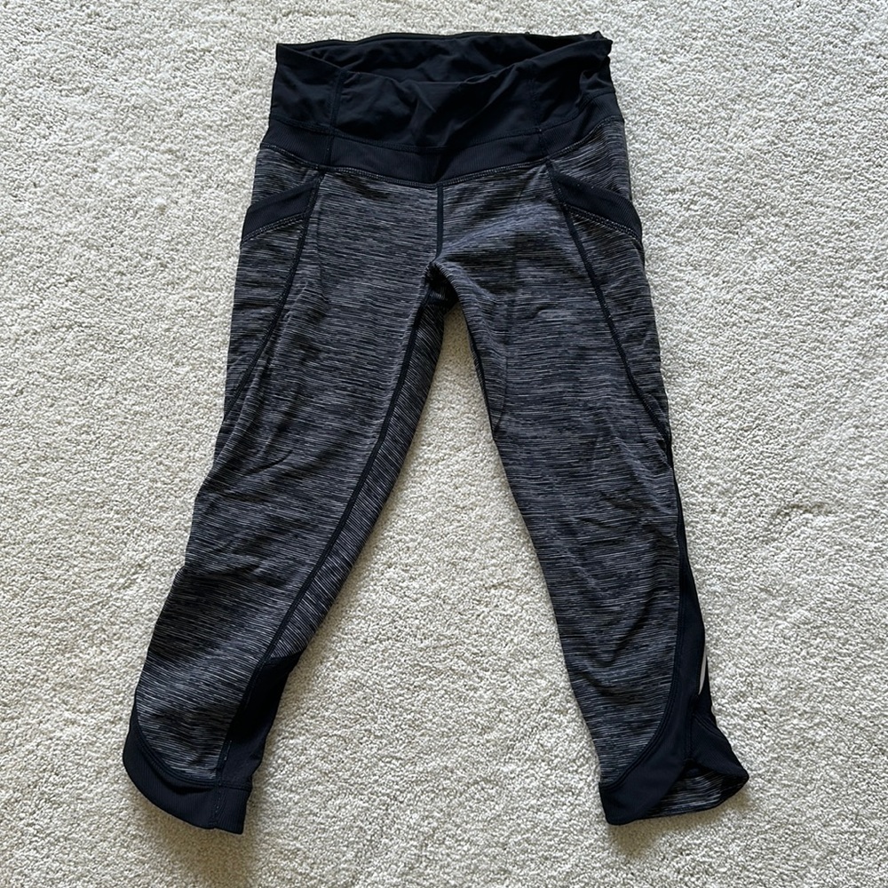 Lululemon crop leggings w/pockets size 4